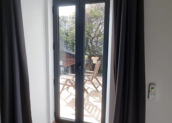 Comfortable Rustic House With Spacious Garden Near The ヴィラ