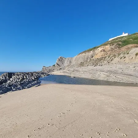 Comfortable Rustic House With Spacious Garden Near The * Figueira da Foz