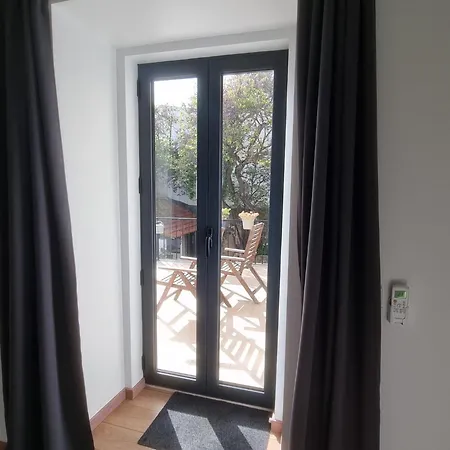Comfortable Rustic House With Spacious Garden Near The Vila