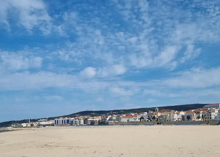 Comfortable Rustic House With Spacious Garden Near The Villa